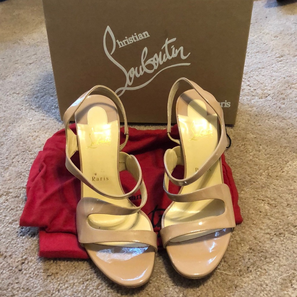 Christian Louboutin nude patent leather vavazou